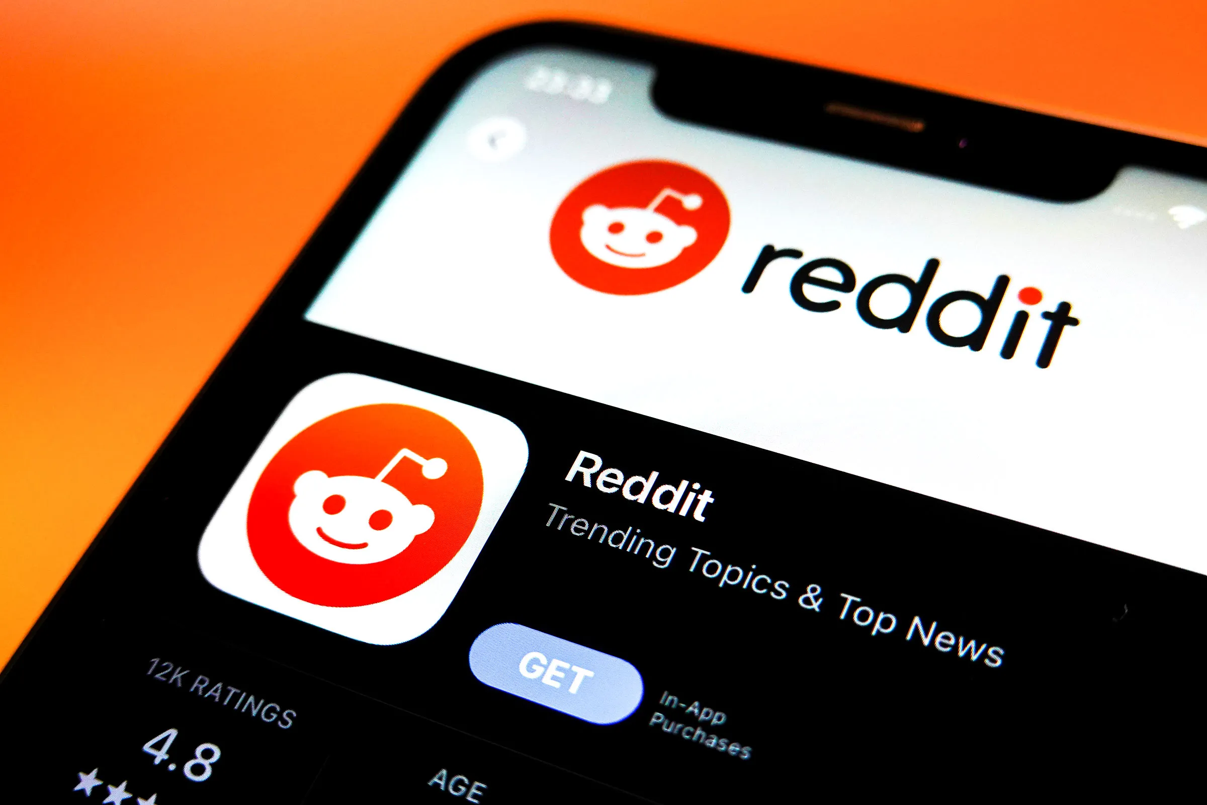 Reddit社区热议Claude Code泄露事件的开发者讨论，AI技术社区反应关键词